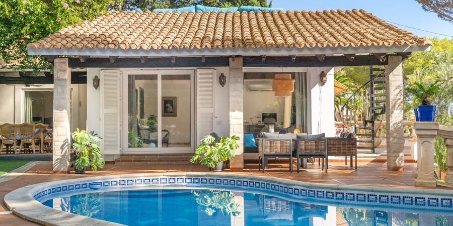 Komfortable Villa mit mediterranem Garten und Pool in Palmanova