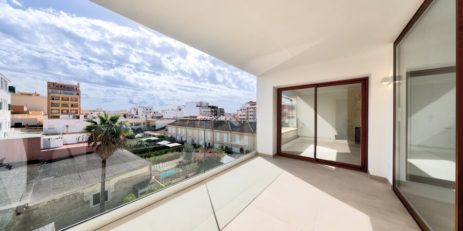 Exklusiv sanierte Wohnung mit Meerblick in Ciudad Jardín