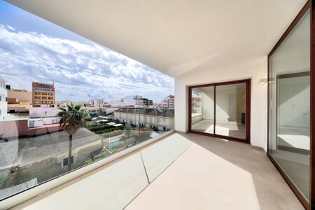 Exklusiv sanierte Wohnung mit Meerblick in Ciudad Jardín