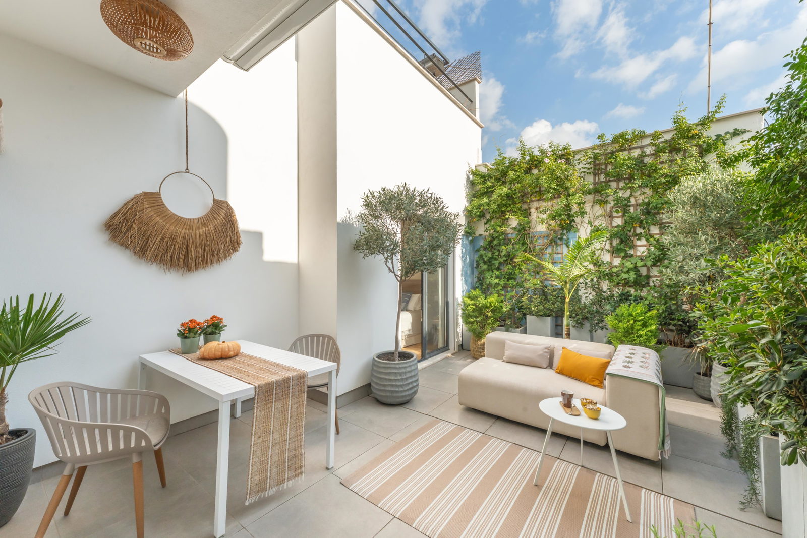 Exclusiva casa familiar con zona wellness interior y espectacular terraza en la azotea en Son Espanyolet