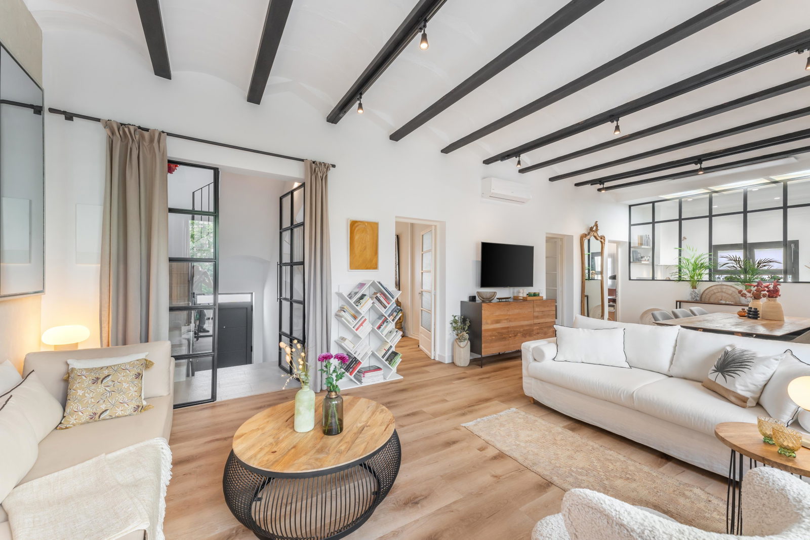 Exclusiva casa familiar con zona wellness interior y espectacular terraza en la azotea en Son Espanyolet