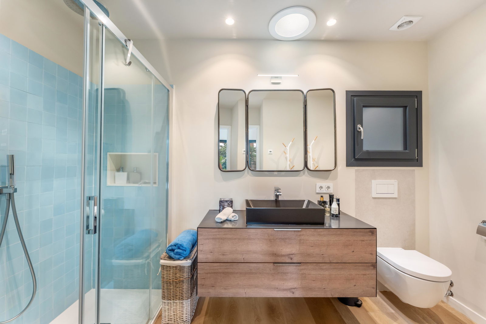 Exclusiva casa familiar con zona wellness interior y espectacular terraza en la azotea en Son Espanyolet