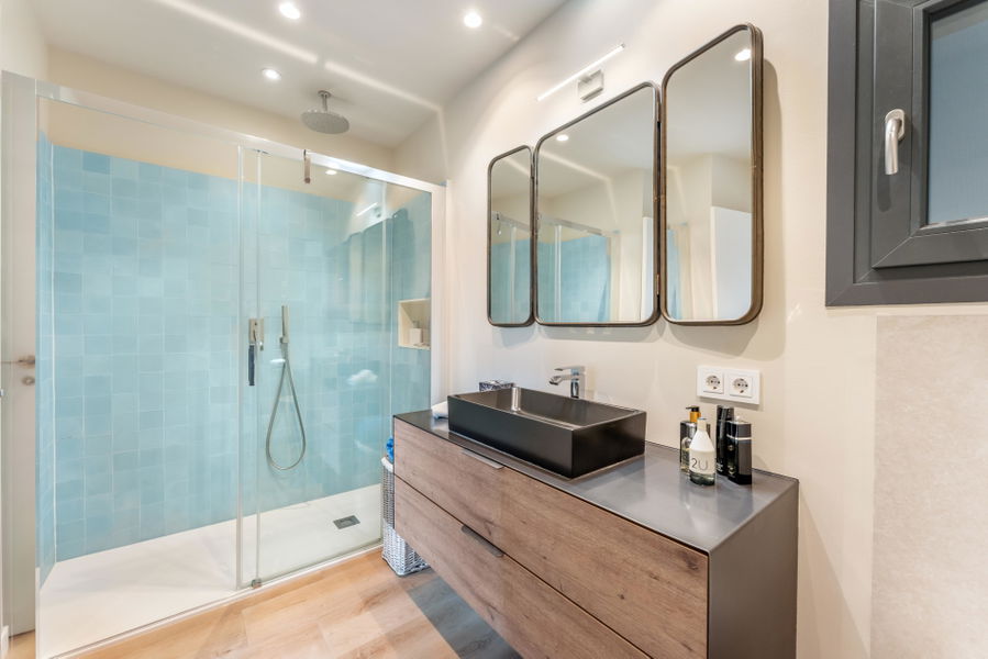 Exclusiva casa familiar con zona wellness interior y espectacular terraza en la azotea en Son Espanyolet