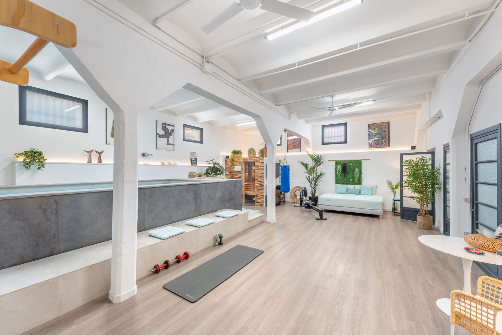 Exclusiva casa familiar con zona wellness interior y espectacular terraza en la azotea en Son Espanyolet