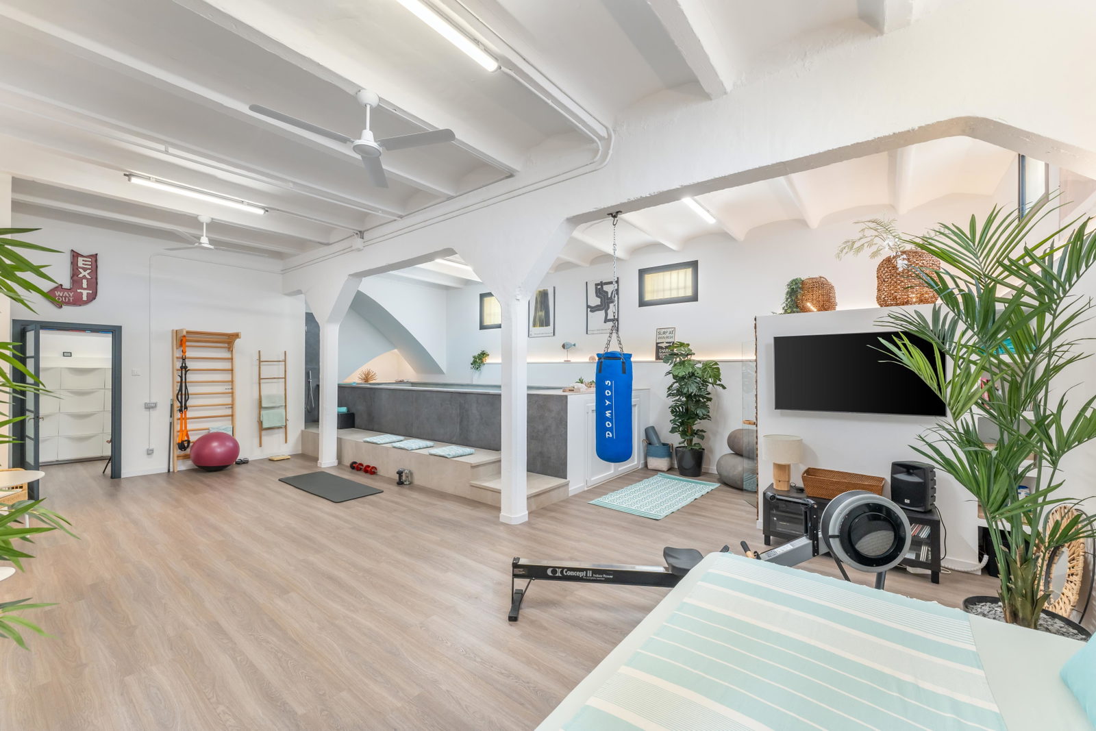 Exclusiva casa familiar con zona wellness interior y espectacular terraza en la azotea en Son Espanyolet