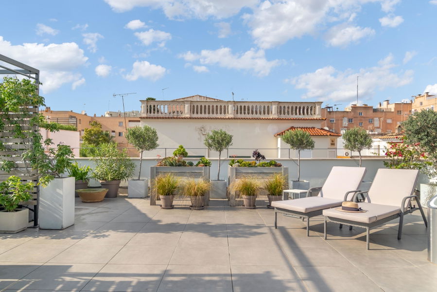 Exclusiva casa familiar con zona wellness interior y espectacular terraza en la azotea en Son Espanyolet
