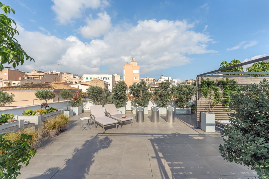 Exclusiva casa familiar con zona wellness interior y espectacular terraza en la azotea en Son Espanyolet