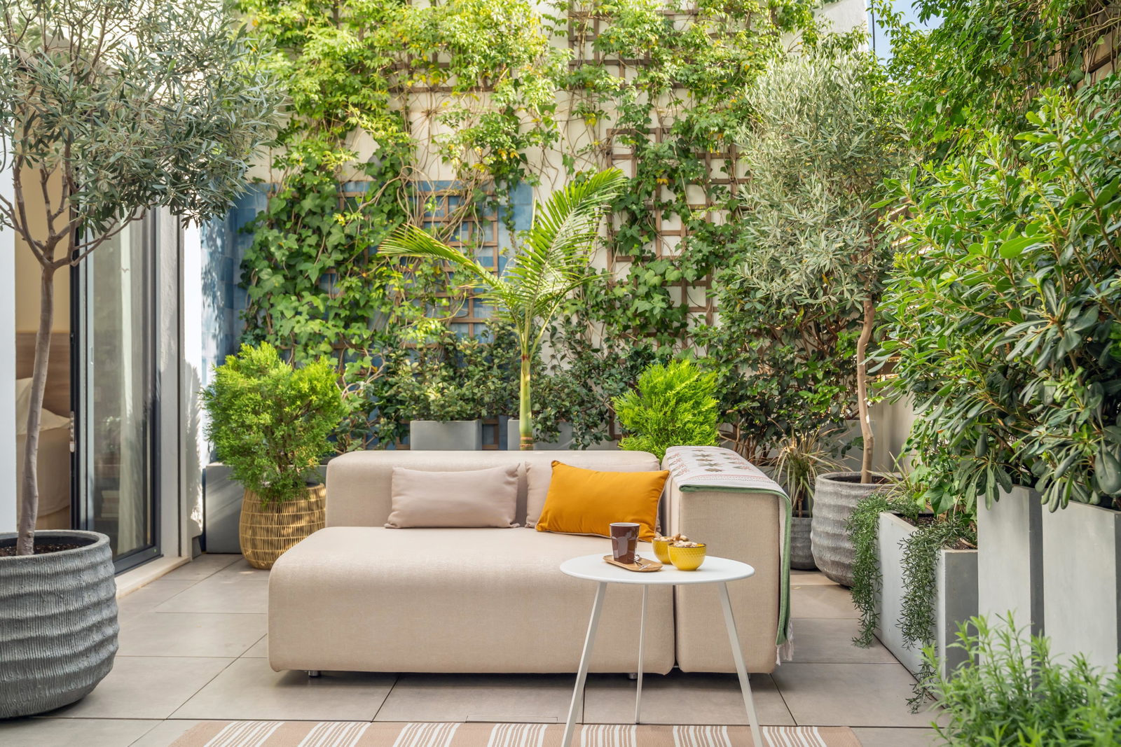 Exclusiva casa familiar con zona wellness interior y espectacular terraza en la azotea en Son Espanyolet