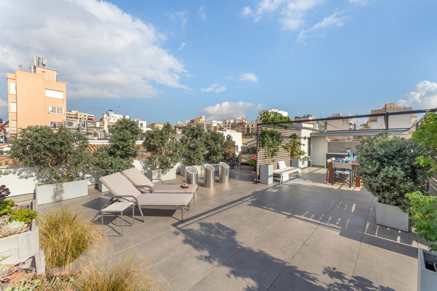 Exclusiva casa familiar con zona wellness interior y espectacular terraza en la azotea en Son Espanyolet