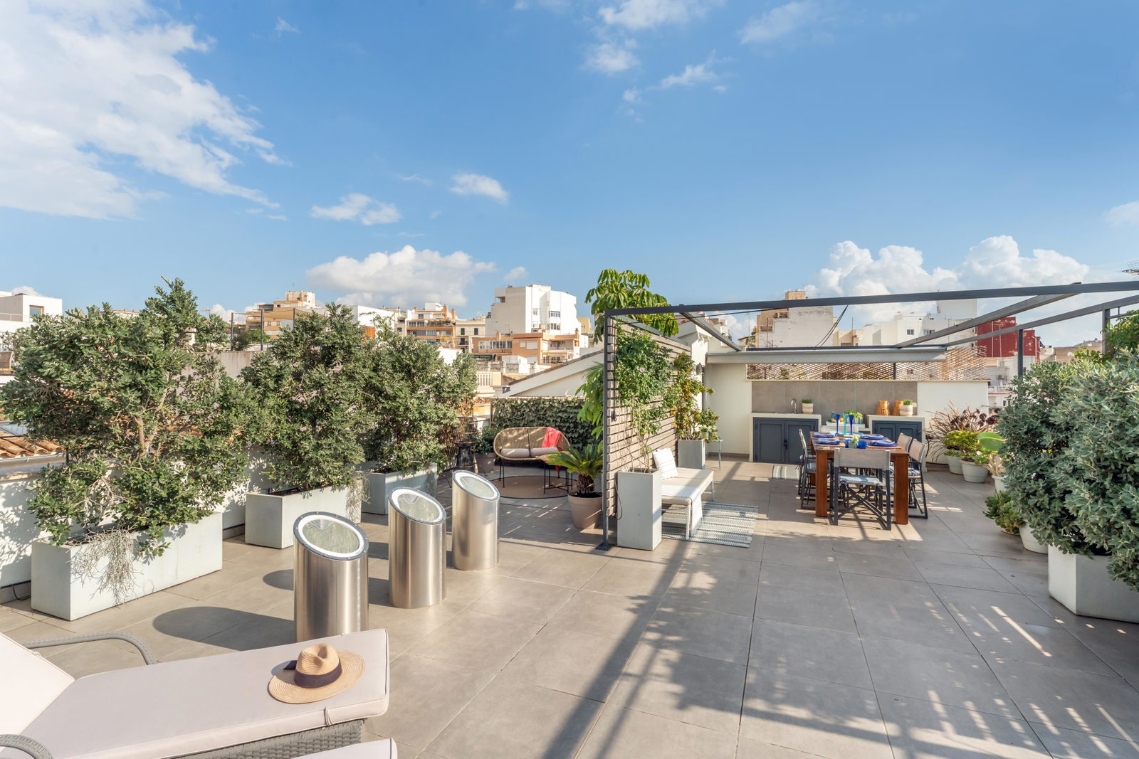 Exclusiva casa familiar con zona wellness interior y espectacular terraza en la azotea en Son Espanyolet