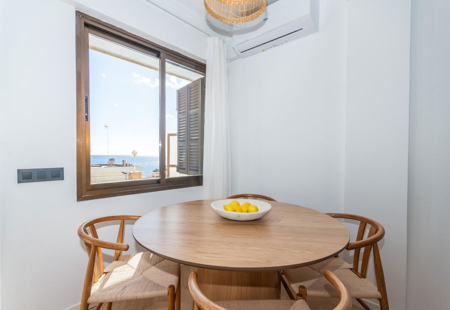 Neu renovierte Wohnung in begehrter Lage nahe dem Meer in San Agustín