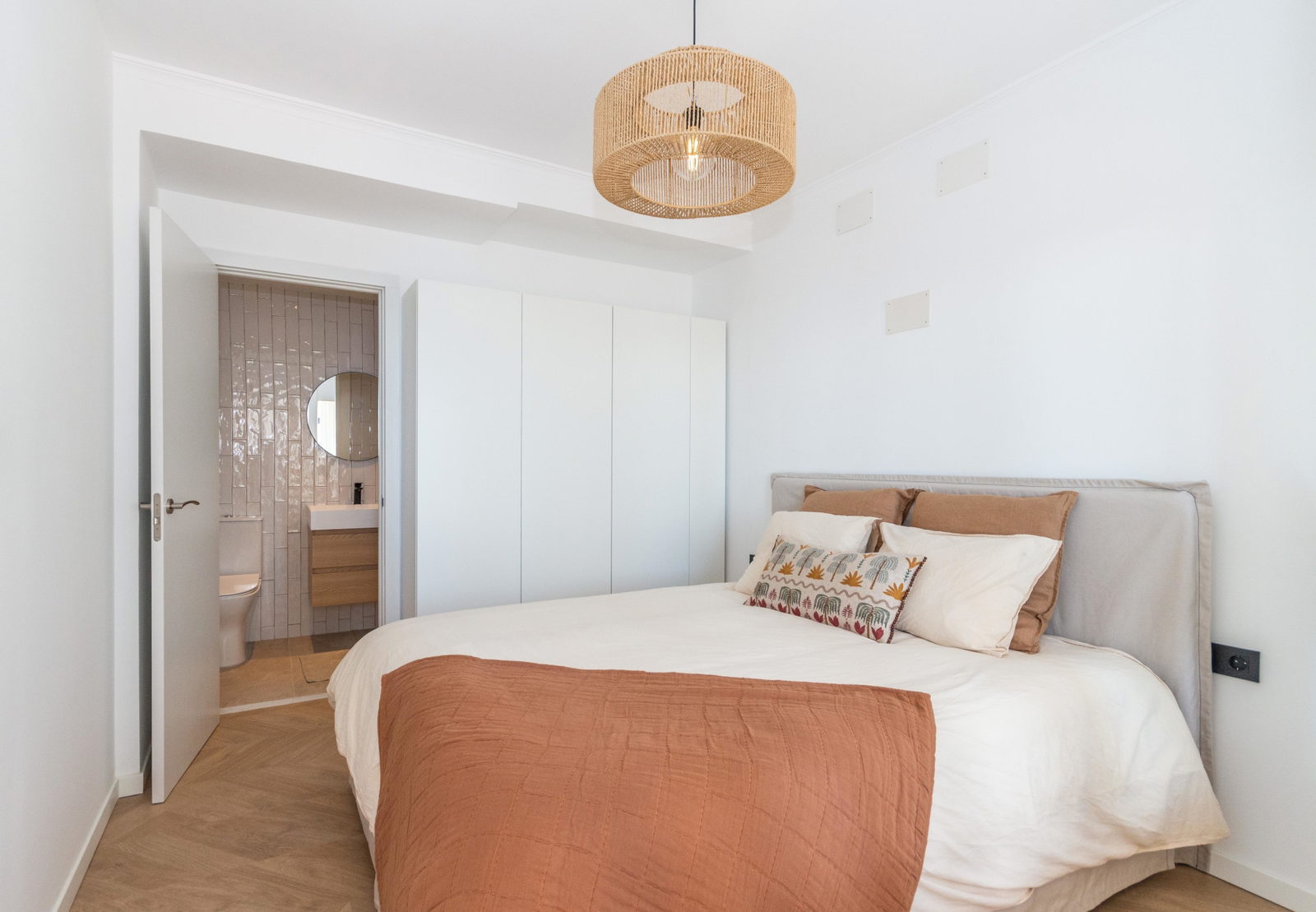 Neu renovierte Wohnung in begehrter Lage nahe dem Meer in San Agustín
