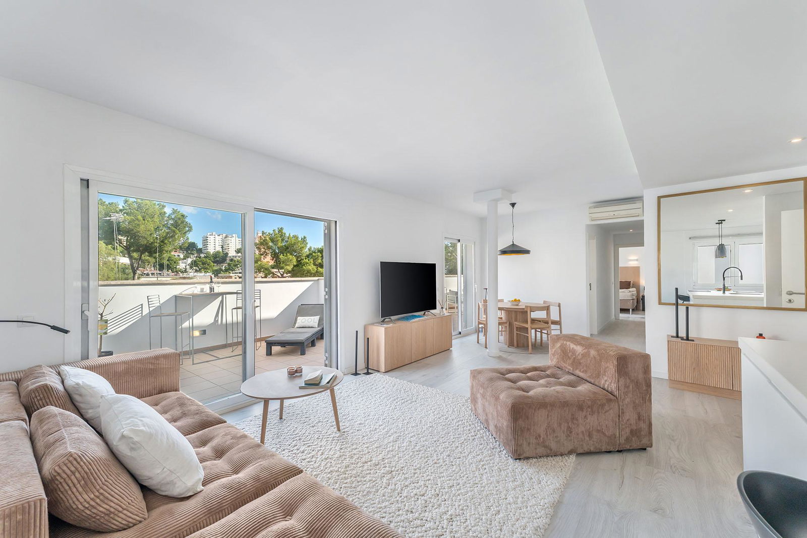 Modernes und geschmackvoll gestaltetes Penthouse mit zwei Terrassen in San Agustín