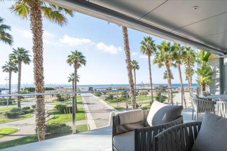 Frontline apartment with luxury sea views in Marina Plaza Portixol