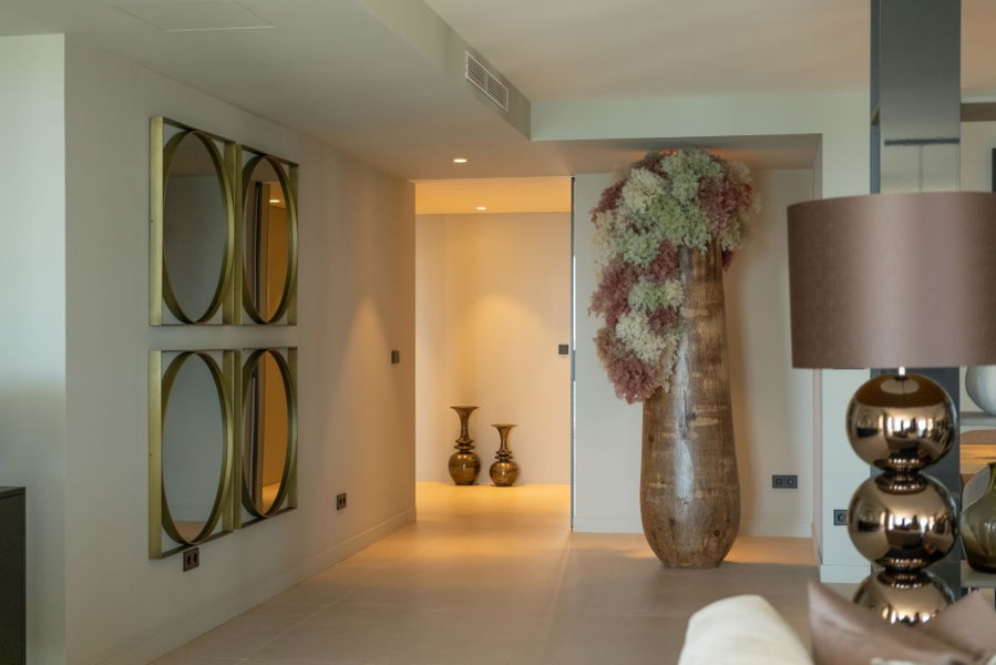 Luxurious apartment with stunning sea and mountain views in Portixol