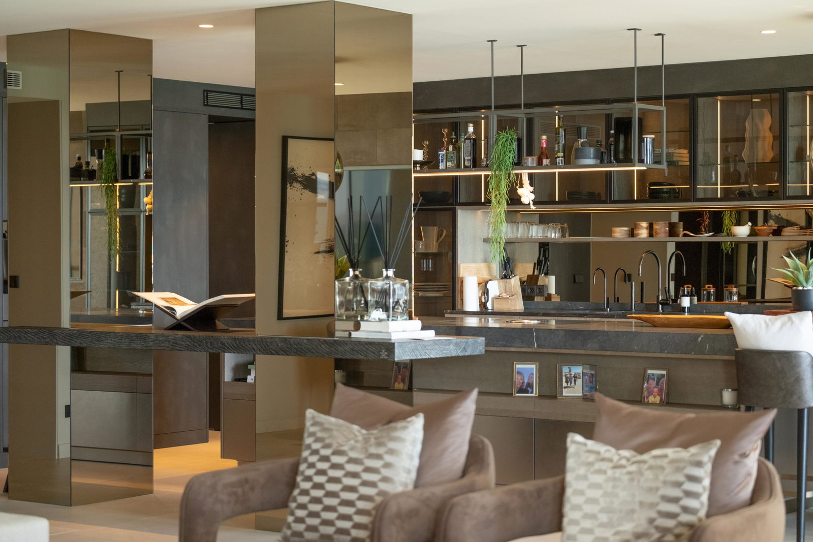 Luxurious apartment with stunning sea and mountain views in Portixol