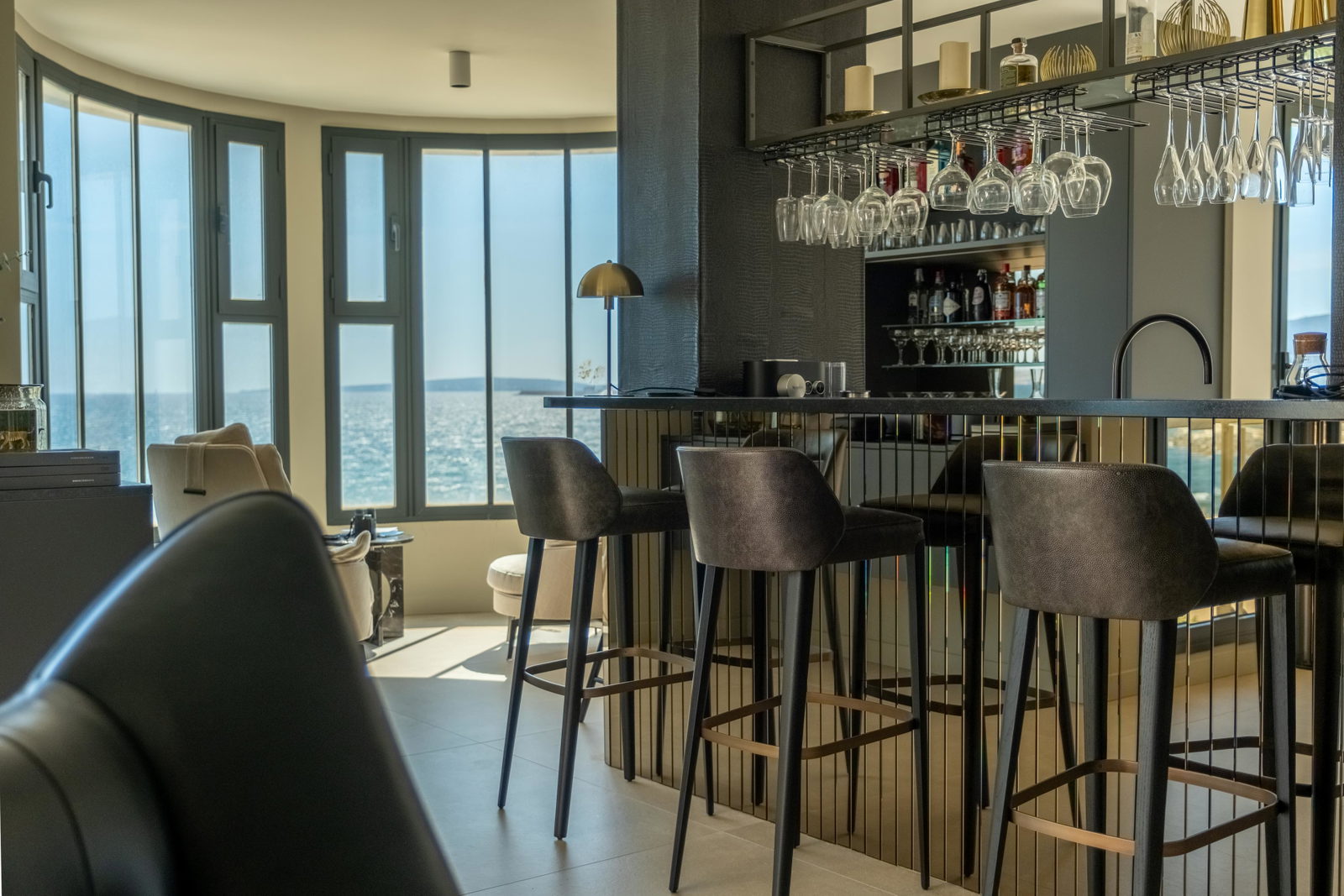Luxurious apartment with stunning sea and mountain views in Portixol