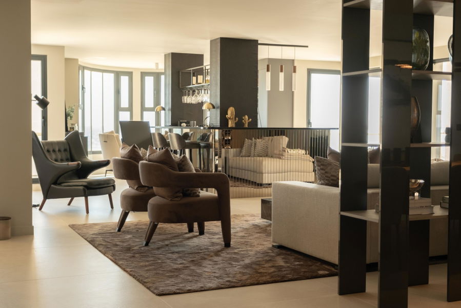 Luxurious apartment with stunning sea and mountain views in Portixol