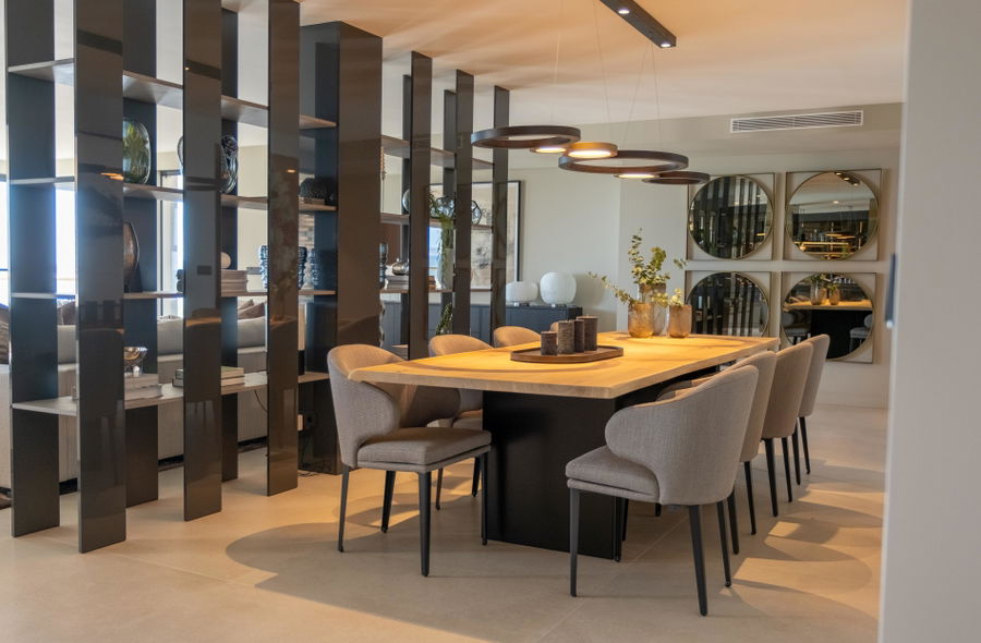 Luxurious apartment with stunning sea and mountain views in Portixol