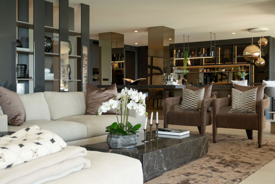 Luxurious apartment with stunning sea and mountain views in Portixol