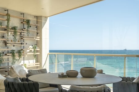 Luxurious apartment with stunning sea and mountain views in Portixol