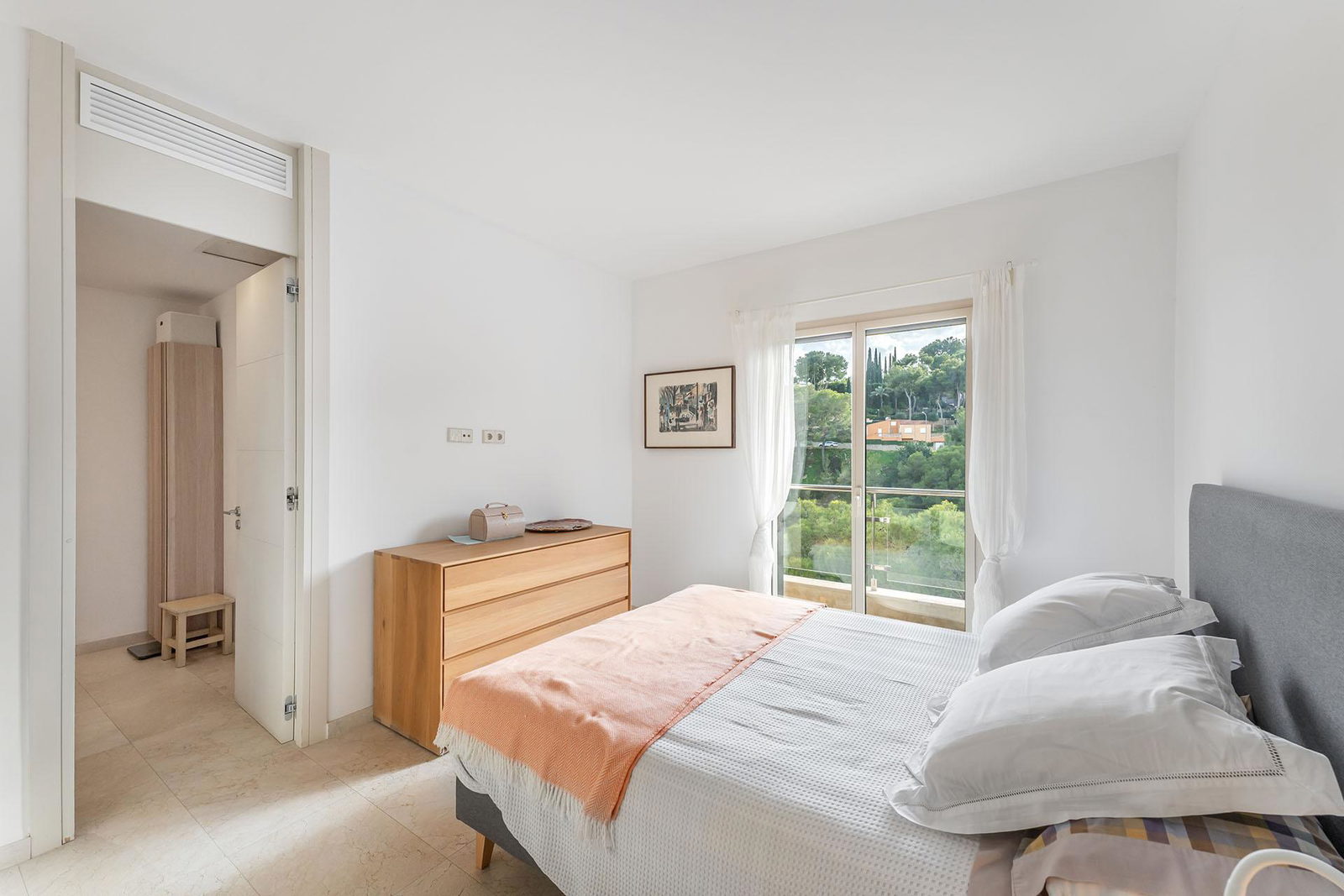 Moderne und geräumige Wohnung mit Gemeinschaftspool in Cas Catala