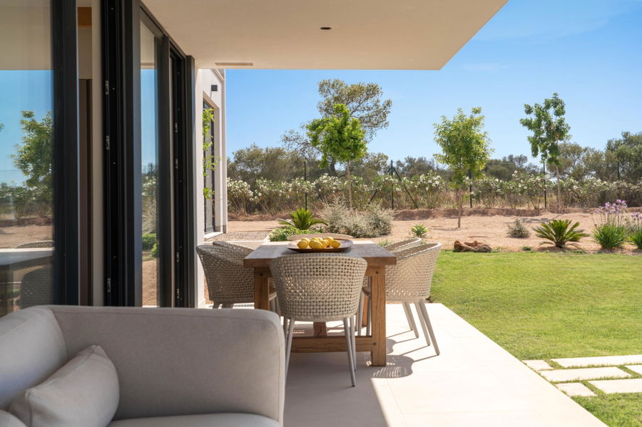 Elegante villa de nueva construcción con vistas panorámicas y una gran piscina en Son Gual