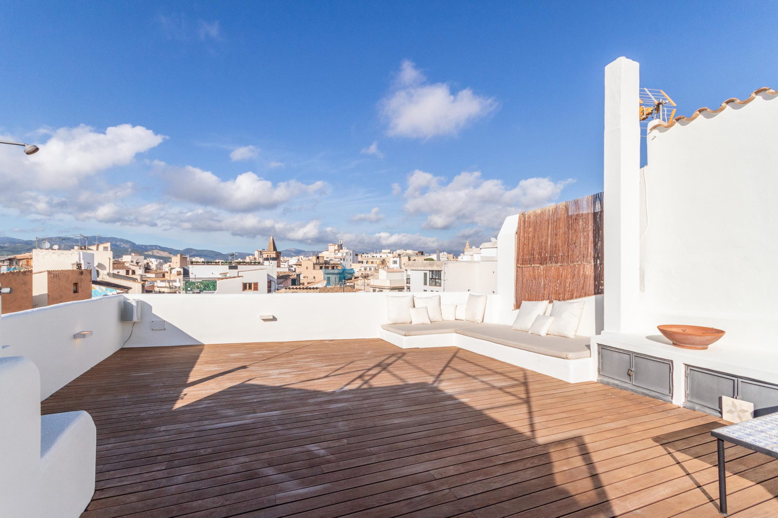 Fantastisk takvåning med tre stora terrasser i hjärtat av Palma