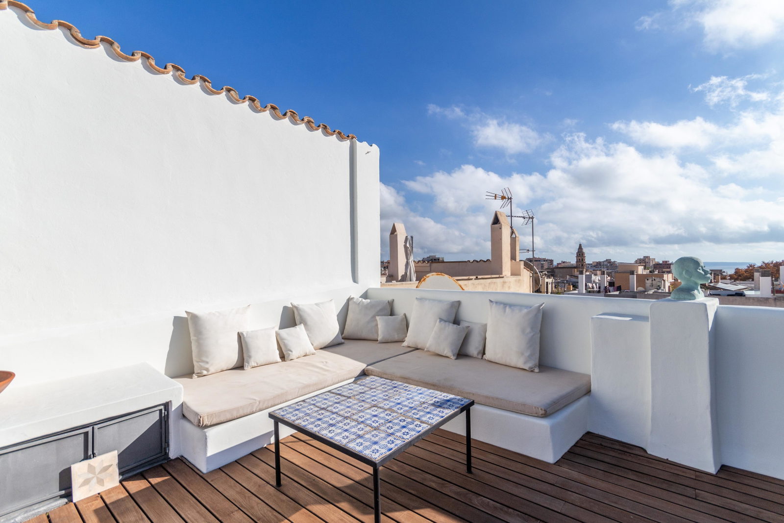 Fantastisk takvåning med tre stora terrasser i hjärtat av Palma