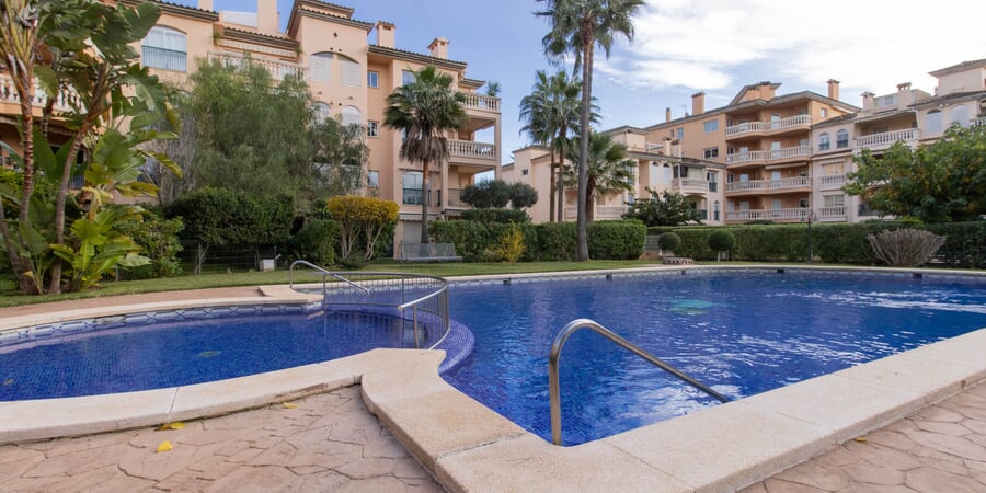 Penthouse with terrace and community pool in Playa de Palma