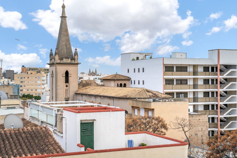 Modernes Penthouse zum Verkauf in Santa Catalina, Palma – Dachterrasse, Pool & Meerblick