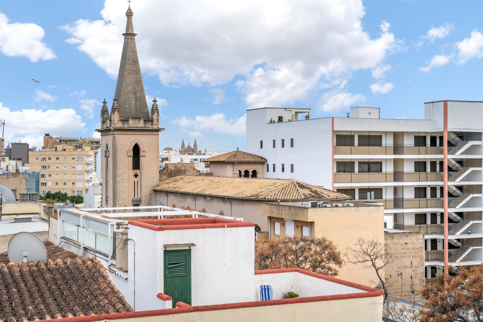 Modernes Penthouse zum Verkauf in Santa Catalina, Palma – Dachterrasse, Pool & Meerblick