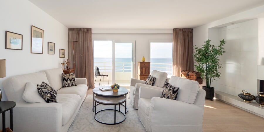 Förstalinje-lägenhet med fantastisk havsutsikt och terrass i El Molinar