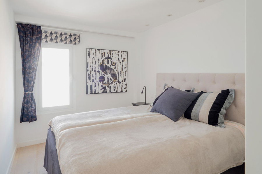 Toppmodern lägenhet högst upp i första linjen med fantastisk havsutsikt och terrass i Molinar