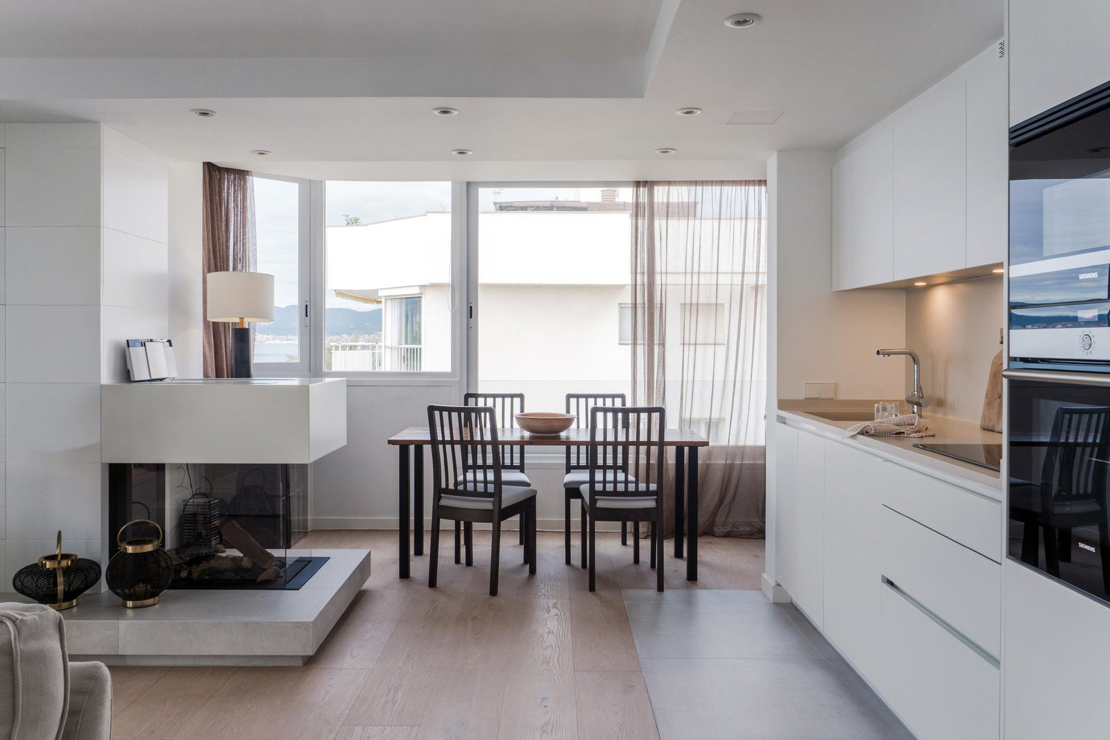 Toppmodern lägenhet högst upp i första linjen med fantastisk havsutsikt och terrass i Molinar