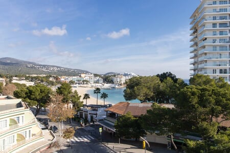 Perfect holiday apartment just steps from the beach in Palma Nova