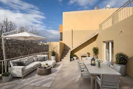 Exclusively refurbished penthouse with two terraces in Molinar
