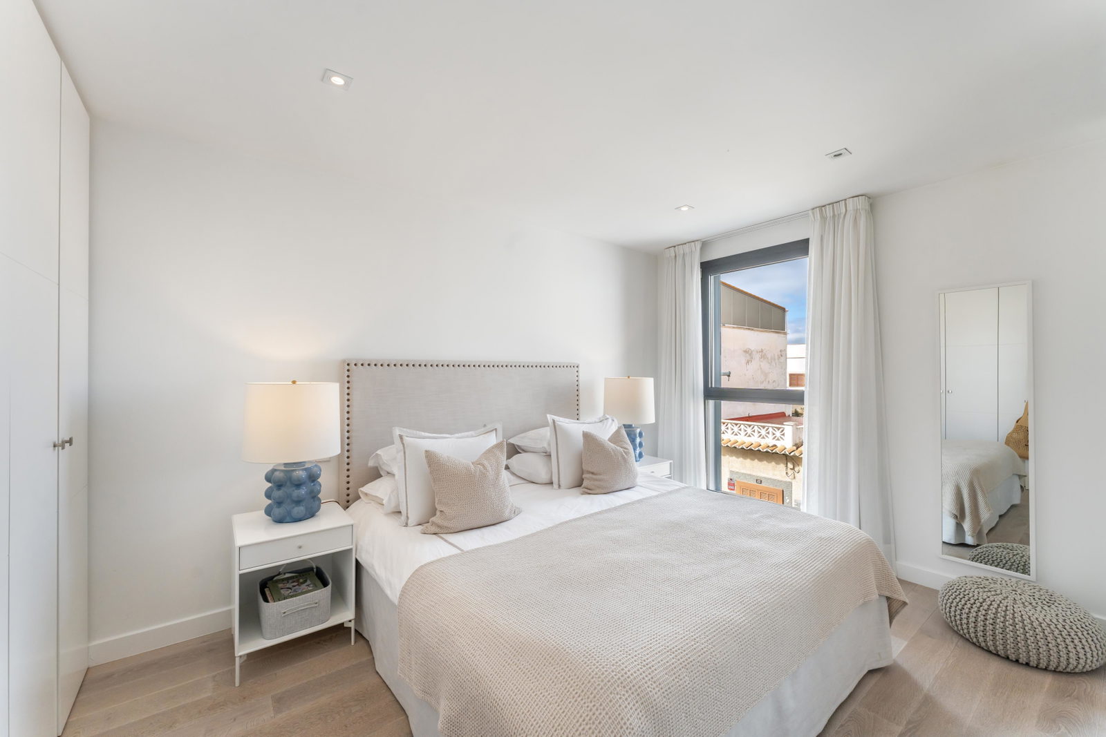Eleganter Stadthaus mit privater Dachterrasse, Aufzug und Meerblick in Molinar