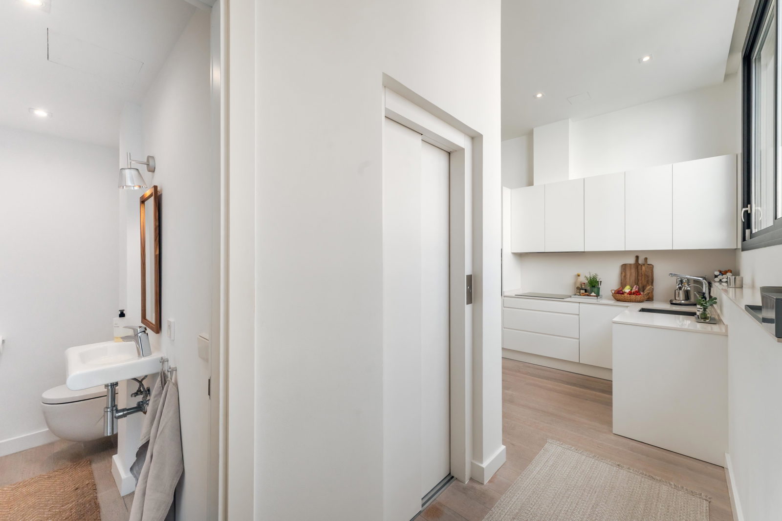 Eleganter Stadthaus mit privater Dachterrasse, Aufzug und Meerblick in Molinar
