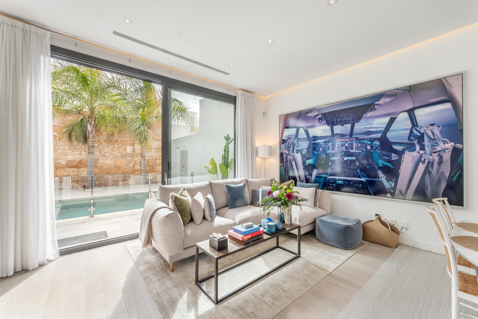 Eleganter Stadthaus mit privater Dachterrasse, Aufzug und Meerblick in Molinar