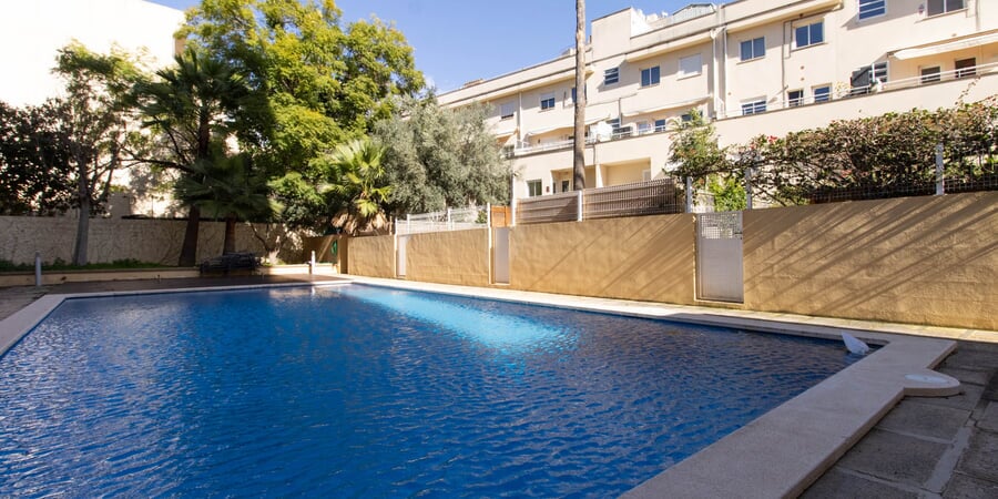 Mysig lägenhet med terrass och gemensam pool i El Terreno