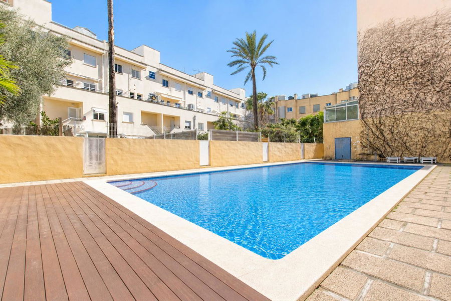 Acogedor piso con terraza y piscina comunitaria en El Terreno