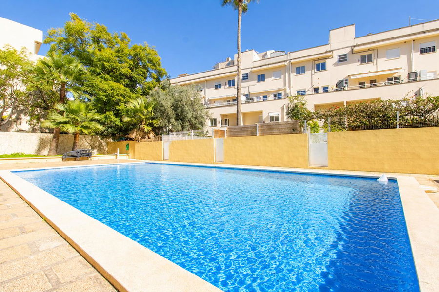 Acogedor piso con terraza y piscina comunitaria en El Terreno