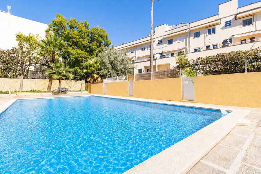 Acogedor piso con terraza y piscina comunitaria en El Terreno