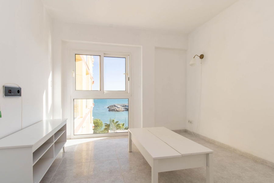 Piso en primera línea con vistas al mar y ubicación privilegiada en San Agustín