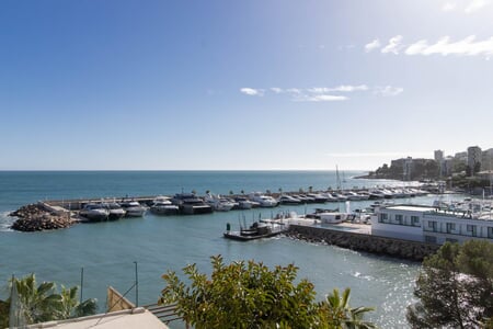 Piso en primera línea con vistas al mar y ubicación privilegiada en San Agustín