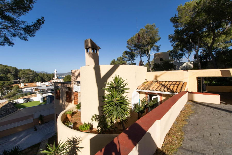 Renovierungsbedürftiges Anwesen in Meeresnähe in Santa Ponsa