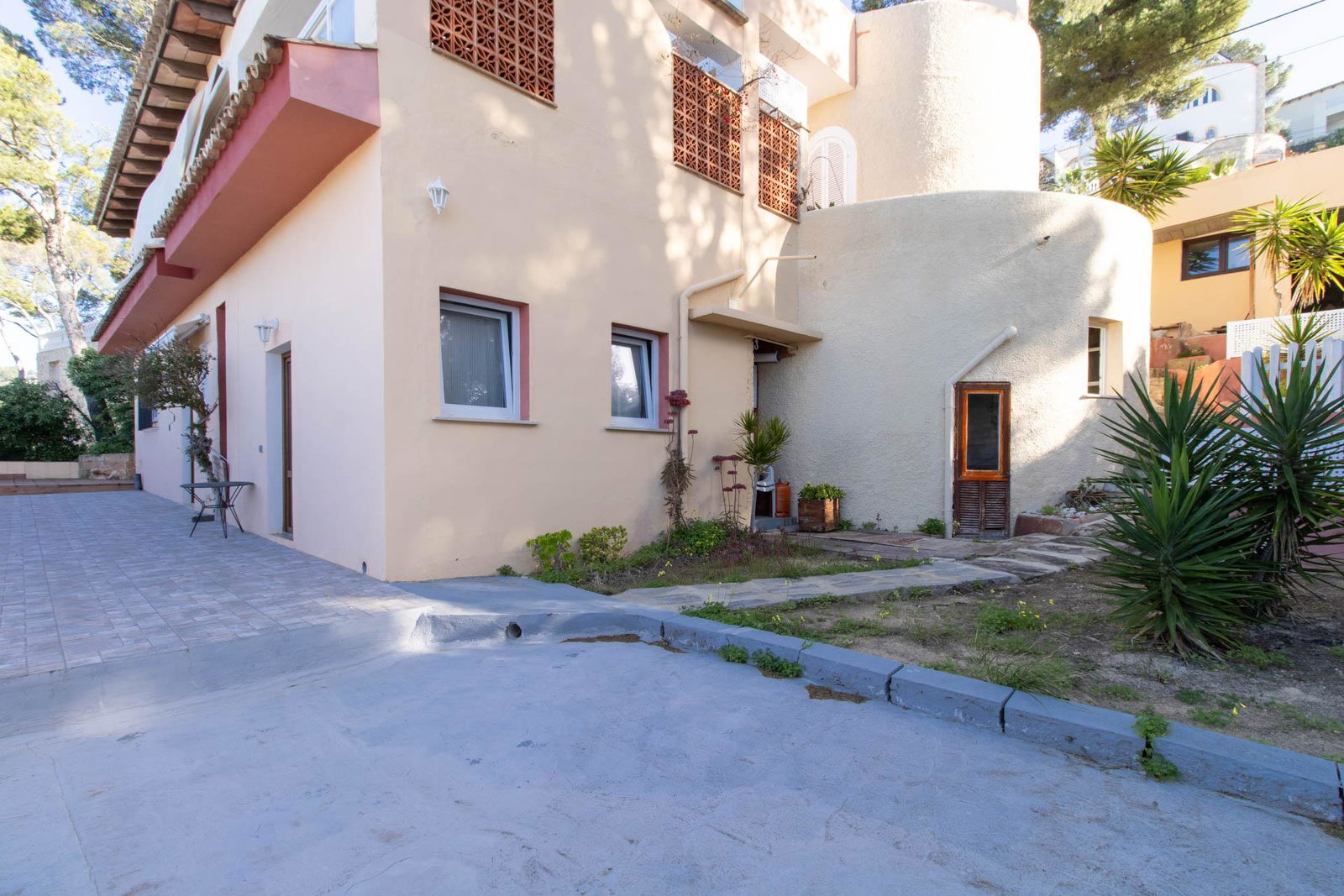 Renovierungsbedürftiges Anwesen in Meeresnähe in Santa Ponsa