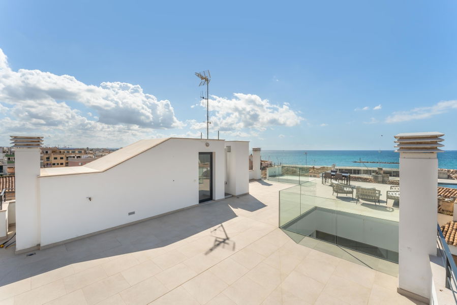 Wunderschönes Duplex-Penthouse mit Dachterrasse und atemberaubendem Meerblick in Molinar