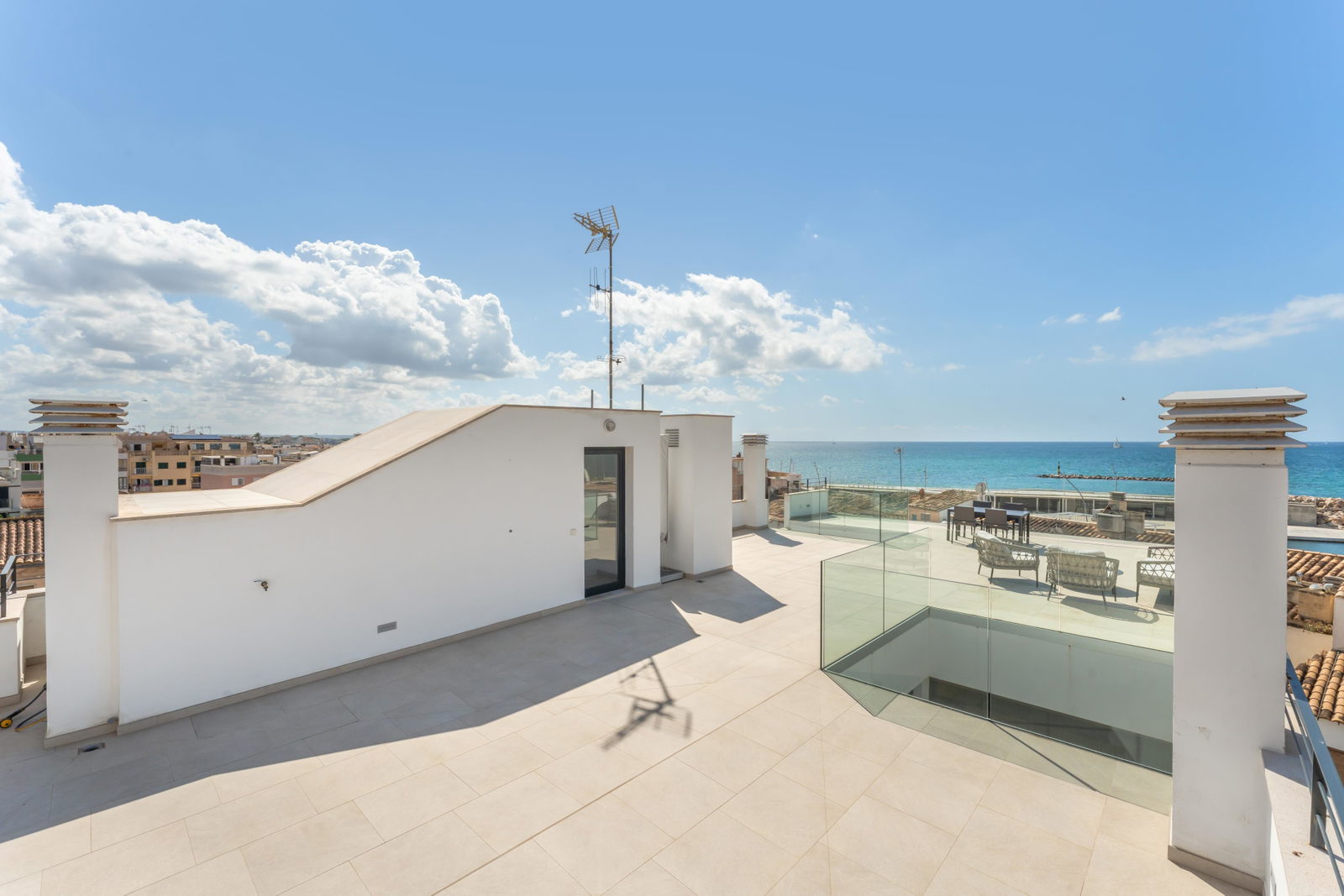 Wunderschönes Duplex-Penthouse mit Dachterrasse und atemberaubendem Meerblick in Molinar